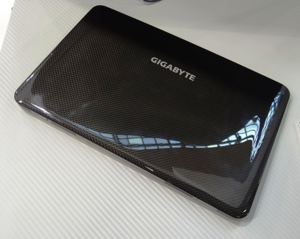 Gigabyte Displays Show Stopper X11 Carbon Fiber Ultrabook Computex