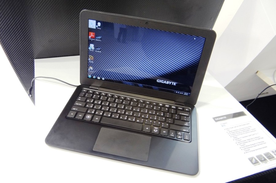 Gigabyte Displays Show Stopper X11 Carbon Fiber Ultrabook Computex