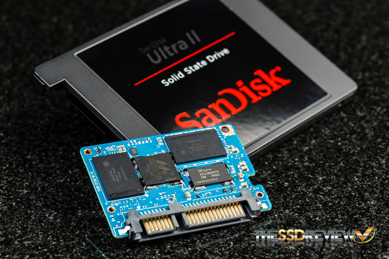SanDisk Ultra II 240GB-PCB Angled