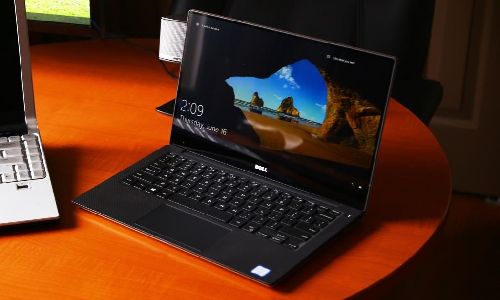 Dell XPS 13 9350 Bezel 2