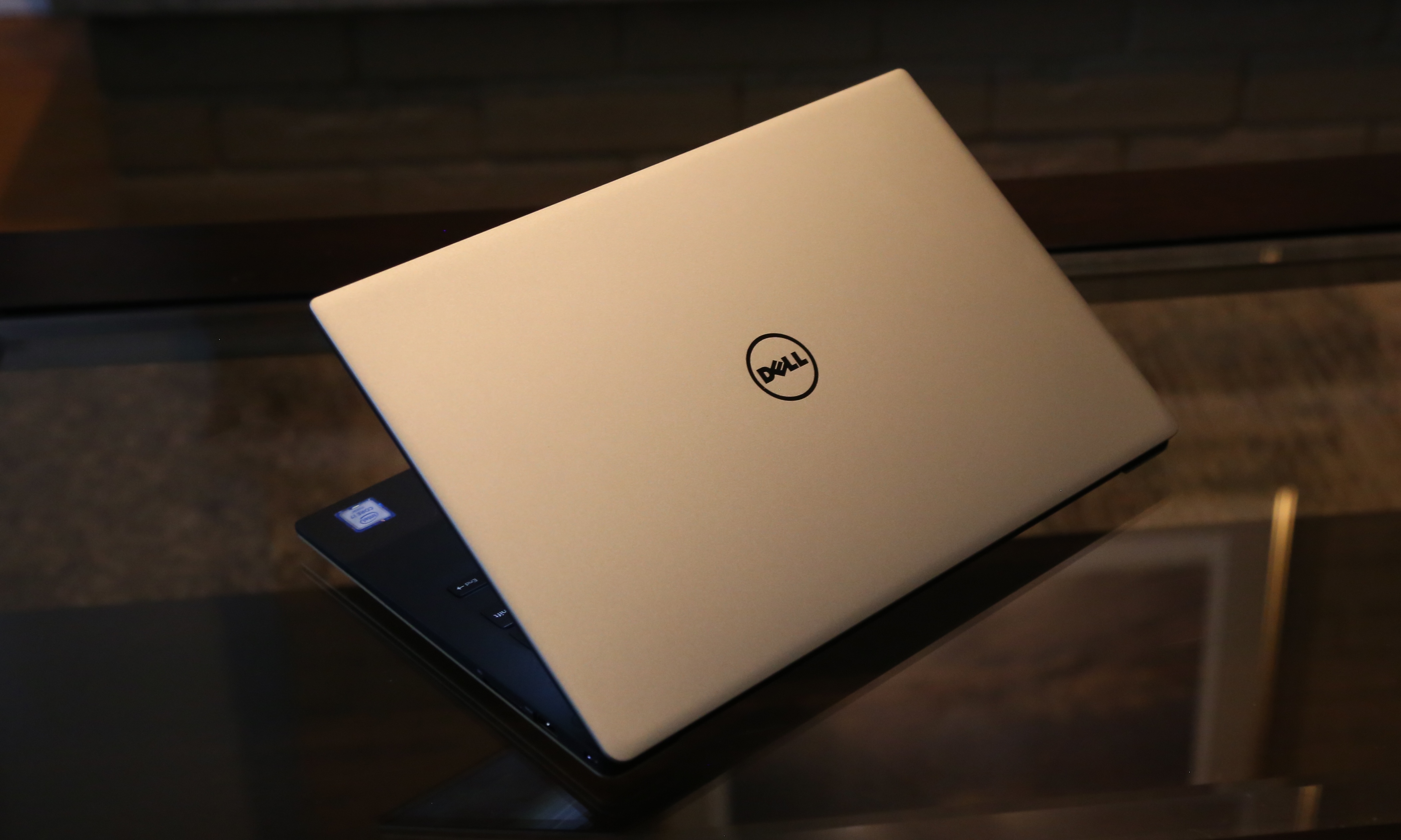 Helaas residu winnaar Dell XPS 13 Gold Edition (2016) Review - Worlds Best Ultra Puts MBA In Its  Place | The SSD Review