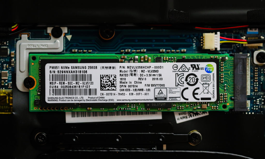 Dell XPS 13 9350 Samsung 256GB NVMe SSD