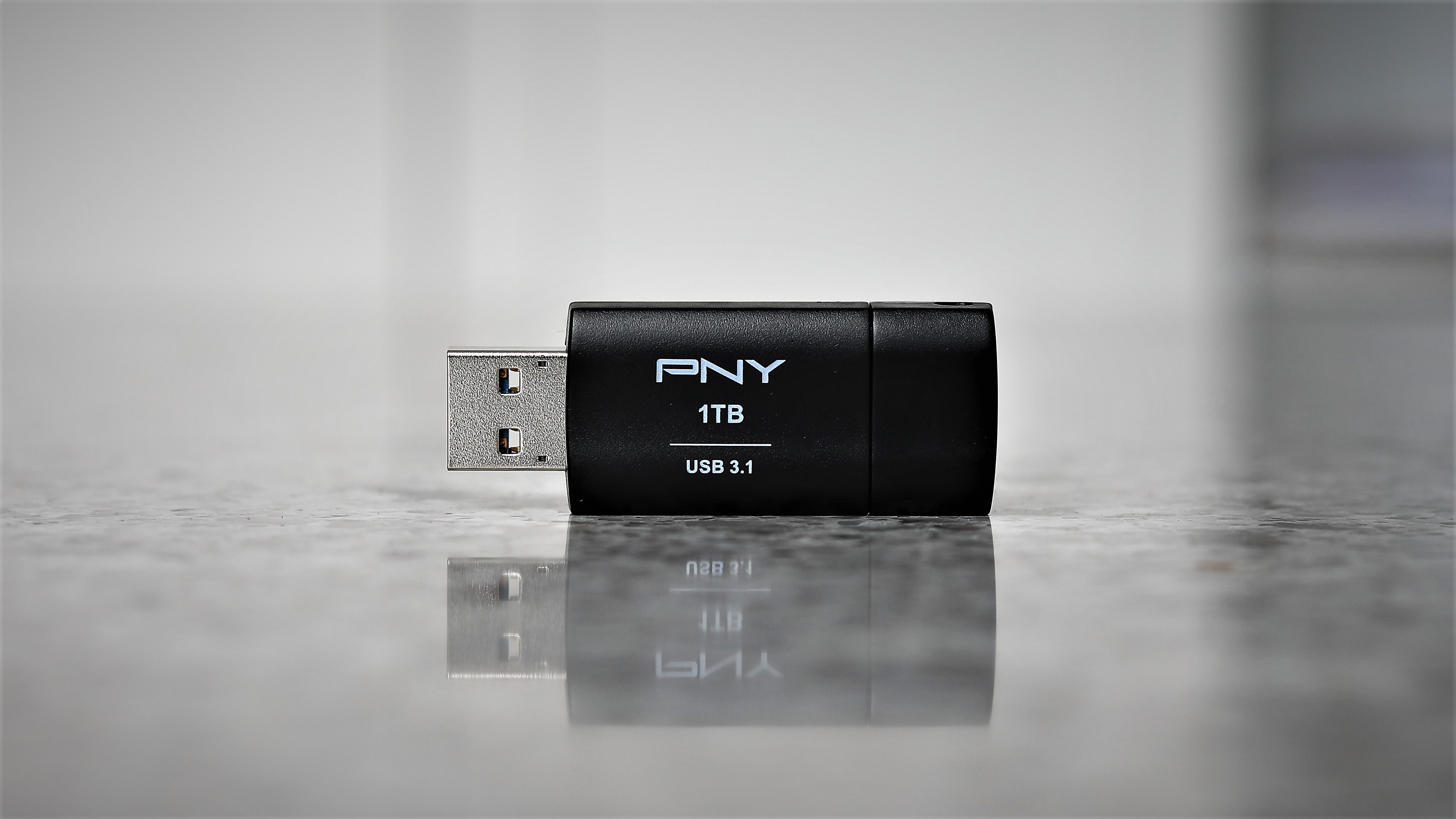 PNY 1TB Pro Elite and Elite X USB 3.0/1 Flash Drive Review - High Capacity  and Speed in a Very Small Footprint